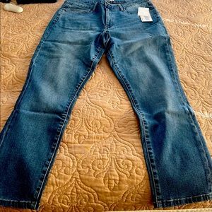 JustFab Skinny Jeans Size 33 Inseam 25”. NWT